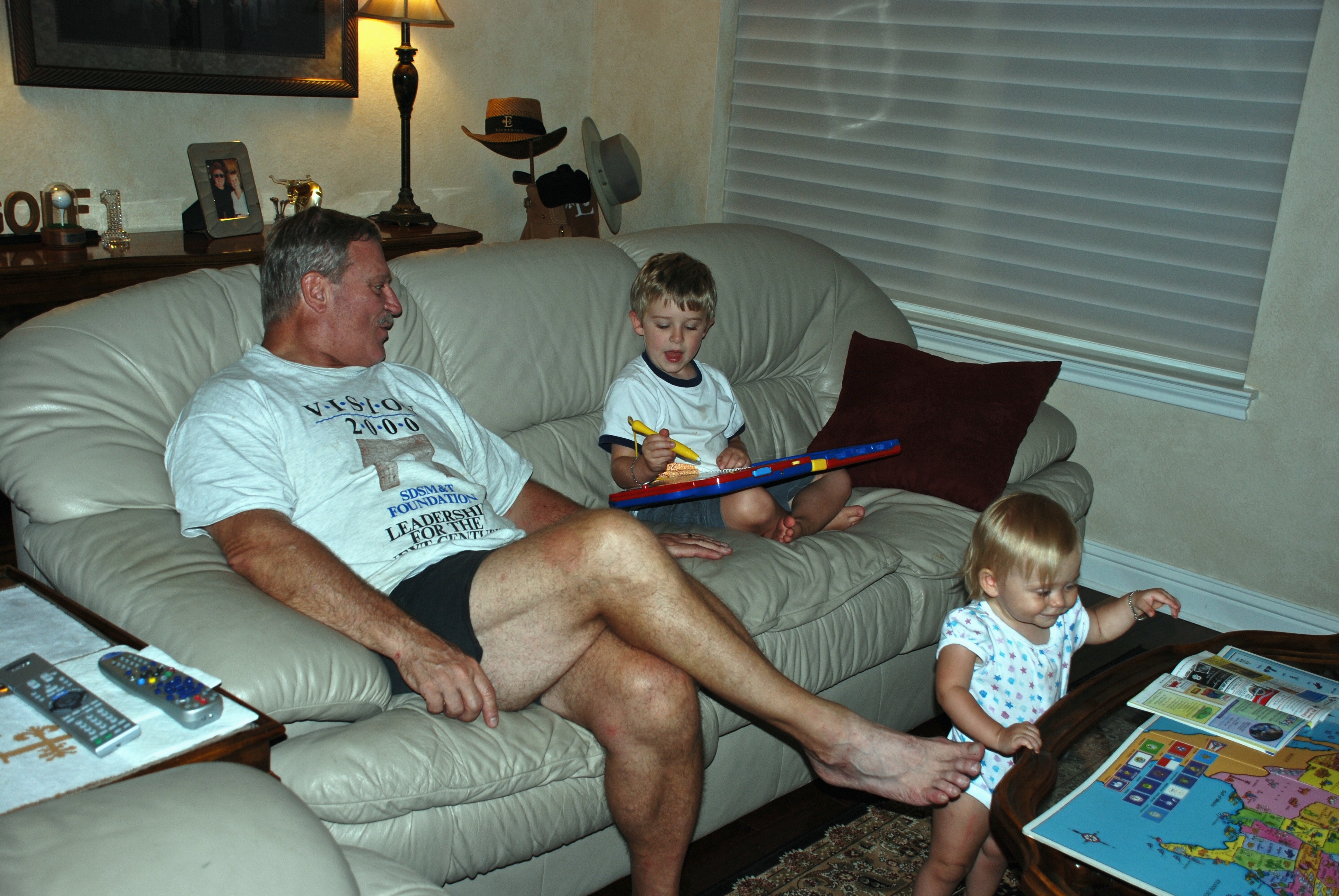 2009-07-18-09 IAN SYDNEY STAY OVER.jpg